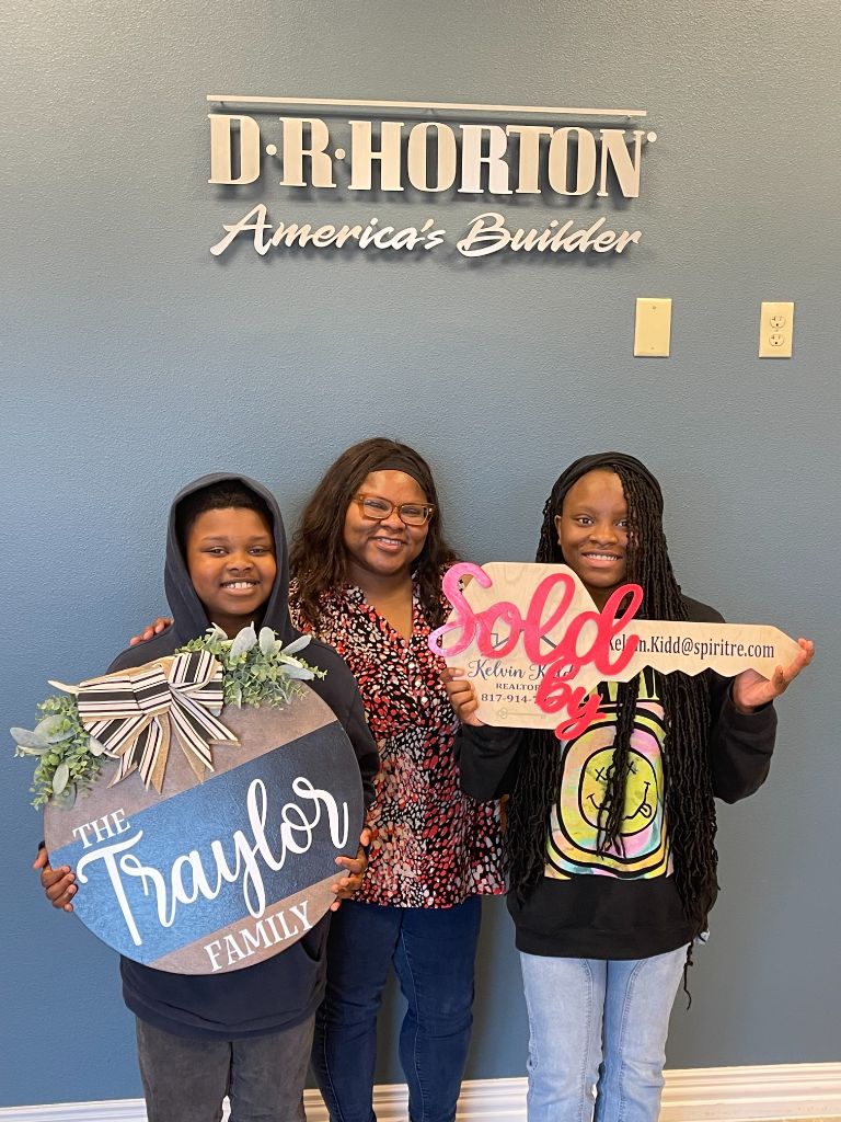 Traylor family close